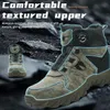 A close-up marketing image of a pair of work boots with text overlays highlighting features. Produktbild-Vorschau