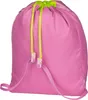 A pink drawstring backpack with green drawstrings and white buckles. Voir les images du produit