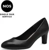 A black women's pump shoe is shown against a white background. Náhled obrázku produktu