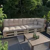 Outdoor patio furniture set with a pallet sofa and coffee table. Voir les images du produit