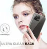 A woman is holding a transparent phone case with a phone inside, with marketing text overlayed. Anteprima dell’immagine prodotto
