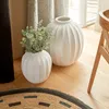 Vaso sferico "amia" in Vetroceramica bianca, h 28 cm  - Anteprima dell’immagine prodotto 3