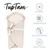 A baby swaddle blanket is shown with several marketing icons and text on the right side. Produktbild-Vorschau