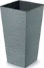A tall, square-shaped planter with a textured gray exterior sits on a white surface. Anteprima dell’immagine prodotto