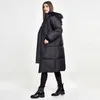 Urban Classics Ladies - Duży płaszcz ze sztucznego futra - Podgląd zdjęcia produktu 3
