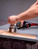 A person is using a Metabo Lackfräse LF 850 S to process untreated wood. Anteprima dell’immagine prodotto