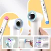 A collage of images showing an airbrush marker set and its components, with close-ups of the device and instructional graphics. Voir les images du produit