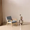 Poltrona scandinava in legno e tessuto, Grigio chiaro Anteprima dell’immagine prodotto 2