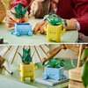 LEGO Botanicals Fröhliche Pflanzen - Spielzeug für Kinder Produktbild-Vorschau 6
