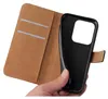 A hand holding a black phone case with a brown wallet attached. Produktbild-Vorschau