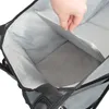 A hand is shown inserting a divider into a gray foldable wagon. Anteprima dell’immagine prodotto