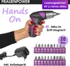 A hand holding a purple and gray cordless screwdriver, with accessories and text overlays. Produktbild-Vorschau