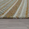 Close-up view of a woven rug with a striped pattern. Produktbild-Vorschau