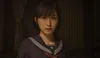 A young woman in a school uniform looks directly at the camera with a serious expression. Produktbild-Vorschau