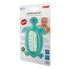 A turtle-shaped bathtub thermometer packaged for retail, with a baby pictured in the background. Anteprima dell’immagine prodotto