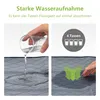Demonstration of a pet training pad's absorbency. Produktbild-Vorschau