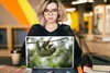 MuchoWow® Laptop Aufkleber Sticker Cover Ein Faultier hängt Produktbild-Vorschau 5