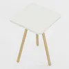 Quadratischer Beistelltisch mit Holzbeinen – Modern & Produktbild-Vorschau 4