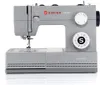 A front-facing studio shot of a gray Singer Denim sewing machine. Náhled obrázku produktu