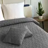 Přehoz na postel Parla 3D tmavě šedý 220x240 cm + 2x 40x40 Náhled obrázku produktu 2