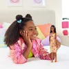Barbie Fashionista Puppe im pink-orangenen Karokleid Produktbild-Vorschau 2