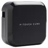 A black P-Touch Cube label maker is shown from a slightly elevated, diagonal angle against a white background. Náhled obrázku produktu