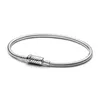 A silver Pandora Moments snake chain bracelet with a magnetic clasp, presented on a white background. Produktbild-Vorschau
