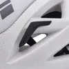 Detailansicht des "Vapor Helmet" von Black Diamond; zeigt die Belüftungsöffnungen und das Design. Produktbild-Vorschau
