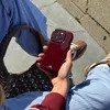 Glossy Wavy Hülle Burgundy  - Kompatibel mit iPhone 16 Produktbild-Vorschau 4