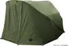 A green fishing bivvy tent shown from the side. Voir les images du produit