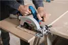 A person is using a Bosch circular saw to cut a piece of wood. Anteprima dell’immagine prodotto
