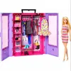 A Barbie doll and her closet playset are displayed against a white background. Anteprima dell’immagine prodotto