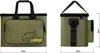 Two views of a green fishing bag, one front and one side, with dimensions indicated. Anteprima dell’immagine prodotto