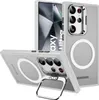 A clear product shot of a phone case with a phone inside, shown from multiple angles. Anteprima dell’immagine prodotto