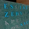 WordClock Jupiter Grünspan - Wortuhr aus oxidiertem Messing Produktbild-Vorschau 11