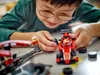 LEGO® City 60443 Arrêt au stand F1 avec équipe de pit-bull Voir les images du produit 37