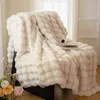 Cremefarbene Sherpa-Decke mit Kaninchenfellimitat, 150 × Produktbild-Vorschau 5
