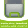 Close-up of the top part of a food storage container filled with liquid, with text overlay describing its features. Produktbild-Vorschau