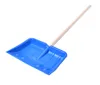 A blue snow shovel with a wooden handle against a white background. Voir les images du produit