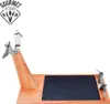 A ham holder with a wooden base and a black surface, featuring metal clamps. Anteprima dell’immagine prodotto
