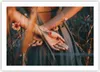 Poster - Poster ohne Rahmen - Frau Hände Wiese - 70x50 cm - Produktbild-Vorschau 1