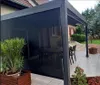 Abri de jardin  bioclimatique avec rideaux manuels 10.80 m2 Voir les images du produit 5