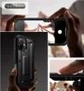 Collage of images showing a black phone case, a phone being used to take a photo, and close-ups of the case features. Produktbild-Vorschau