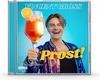 A man holding a drink and smiling. Voir les images du produit