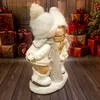 Figurka dekoracyjna dziewczynki z choinką 43 cm Solis Decor Podgląd zdjęcia produktu 3