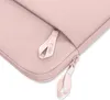 A close-up view of a pink laptop sleeve, focusing on the zipper and pull tabs. Produktbild-Vorschau