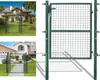 A collage of images showing a green metal garden gate in different settings, including a close-up of the gate and the gate installed in a fence around a house and a driveway. Anteprima dell’immagine prodotto