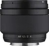 A close-up, front-facing view of a black camera lens. Voir les images du produit