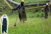 FARTUCH OCHRONNY DO KOSIARKI 110 x 74 cm Podgląd zdjęcia produktu 2