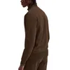 A person wearing a brown pullover. Produktbild-Vorschau